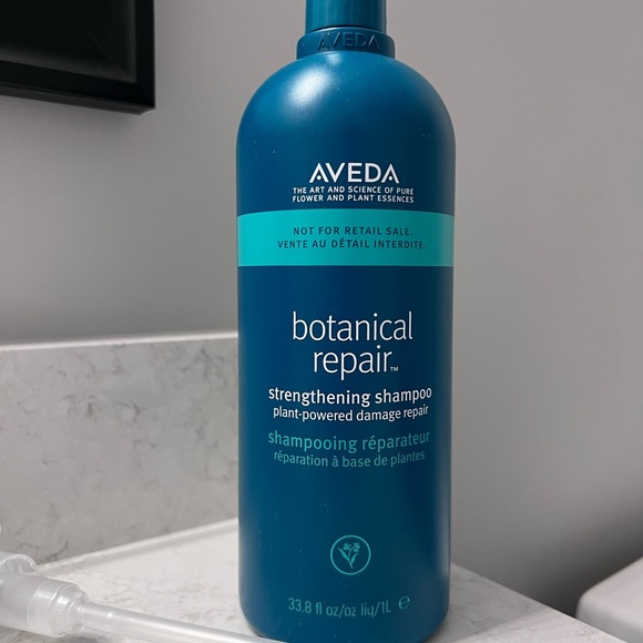 Sold separately. Aveda 1 liter shampoo/conditioner - Picture 3 of 9